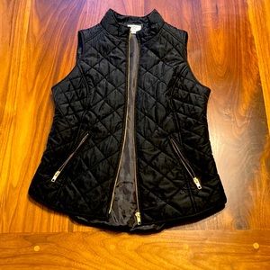 Women’s XS black Crown and Ivy quilted vest